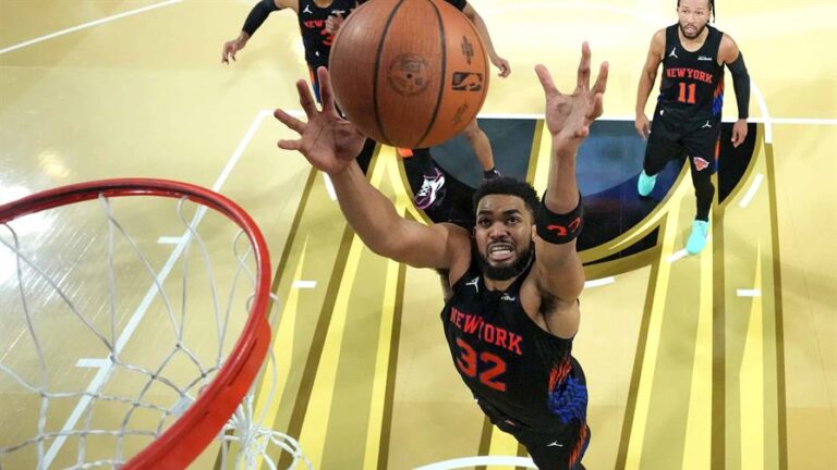 Towns atrapa 22 rebotes, su total más alto de la campaña, en victoria de Knicks sobre Raptors