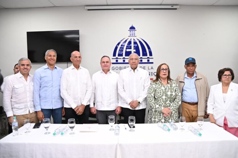 Ministro de Agricultura califica de vital para la producción buen manejo de cultivos