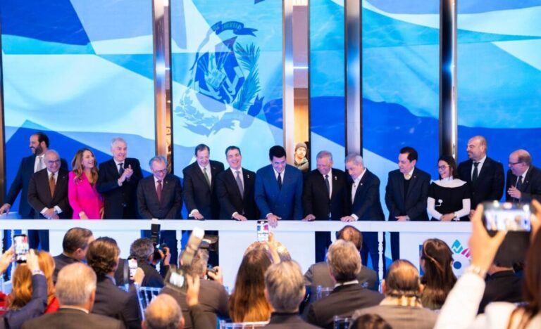 Ministro de Turismo anuncia que tres bancos tendrán inversiones por RD$240 mil millones en RD
