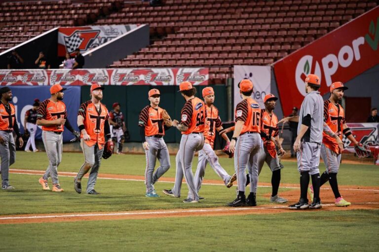 Toros del Este vencen a los Gigantes y siguen firmes en la pelea