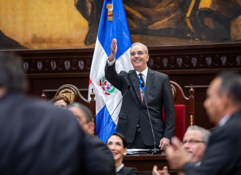 Presidente Abinader fortalece la red de salud pública con apertura de 30 hospitales y centros de atención en todo el país y asegura RD avanza hacia un sistema de salud más preventivo, humano y eficiente