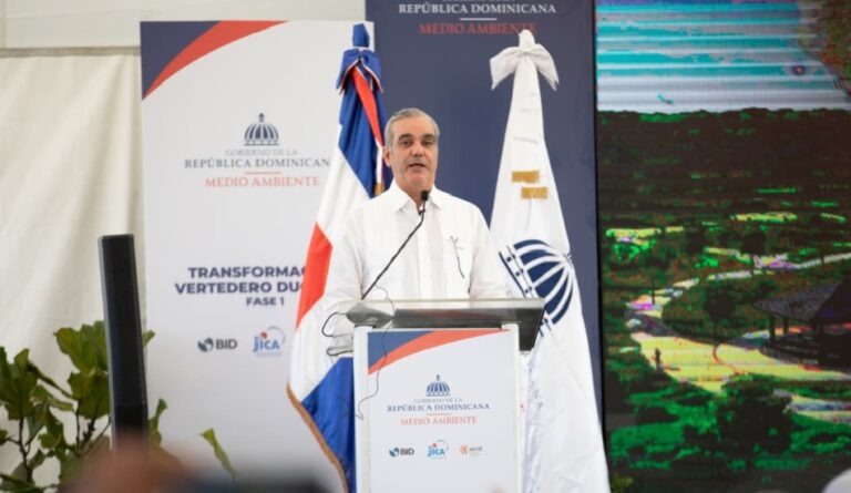 Presidente Abinader da inicio a la primera fase de transformación y saneamiento ambiental del vertedero Duquesa para beneficio de 3.8 millones habitantes