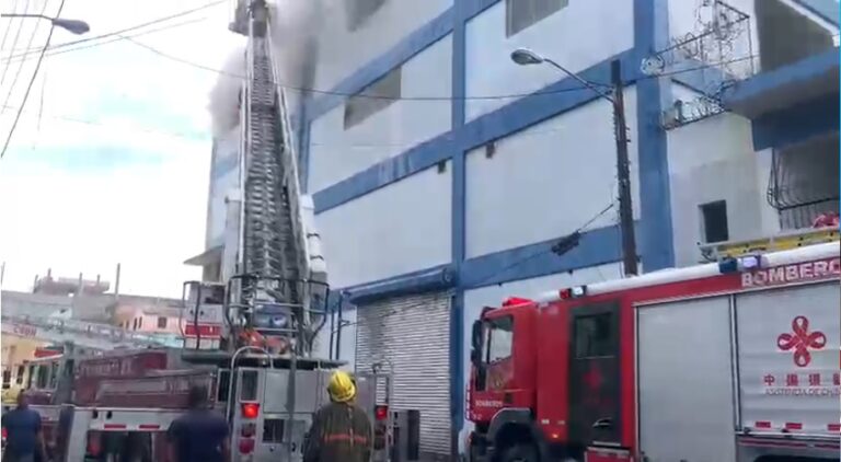 Almacenes Garrido informa que no hubo afectados tras incendio en su sucursal de la avenida Duarte