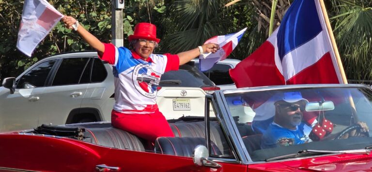 La “Caravana por la Patria 2026” convirtió el Malecón en un desfile de historia y civismo