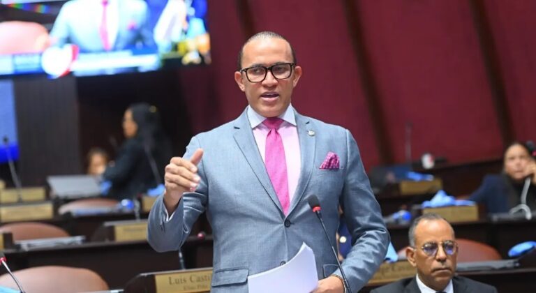 Diputado pide reactivar Ministerio de Agricultura ante su paralización