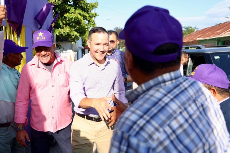 Jhonny Pujols afirma que el PLD “sacará al PRM del poder”, continúa inauguración de locales en Barahona