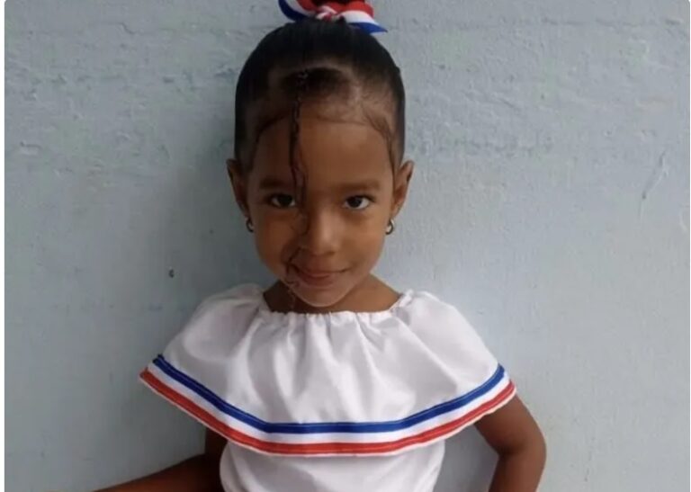 Una niña y un adulto mueren y varias personas resultan heridas tras yipeta impactar caseta de autobuses en Consuelo