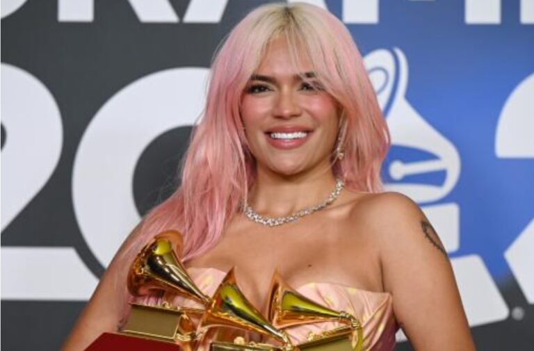 Karol G gana Premio Lo Nuestro en las categorías Artista Femenina del Año y Canción del Año