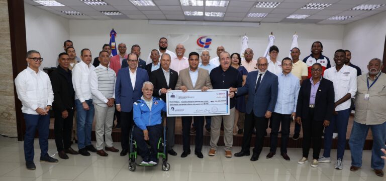 Ministro Kelvin Cruz entrega 250 millones más para preparar atletas de Juegos Centroamericanos y del Caribe
