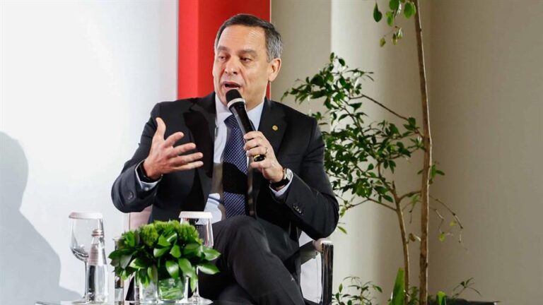 Presidente de la Suprema Corte de Justicia sugiere que se desechen los juicios de fondo; pide acuerdos entre las partes