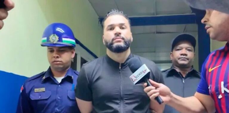 Arrestan a médico acusado de violación en Las Guáranas; Fiscalía confirma múltiples denuncias previas