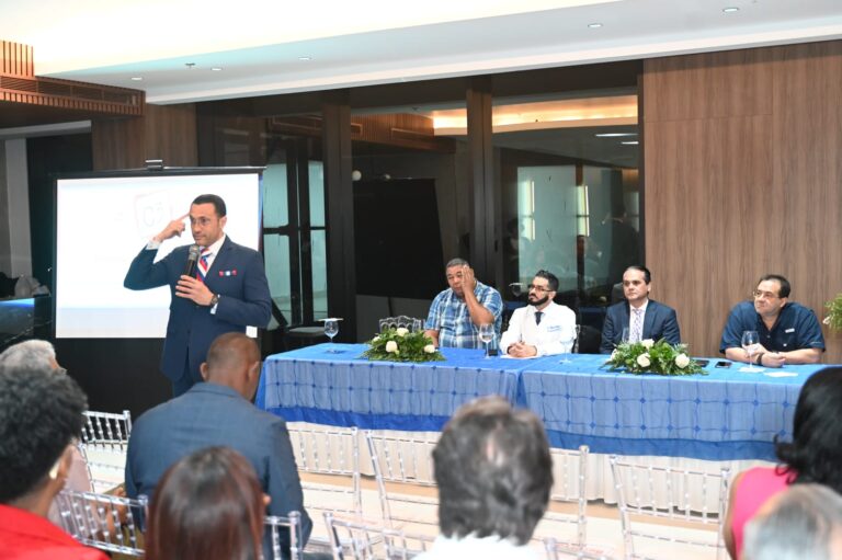 Movimiento Dominicanos Unidos Contra la Corrupción Denuncia “Captura del Estado” por Élites y Exige Auditoría al Gasto Público