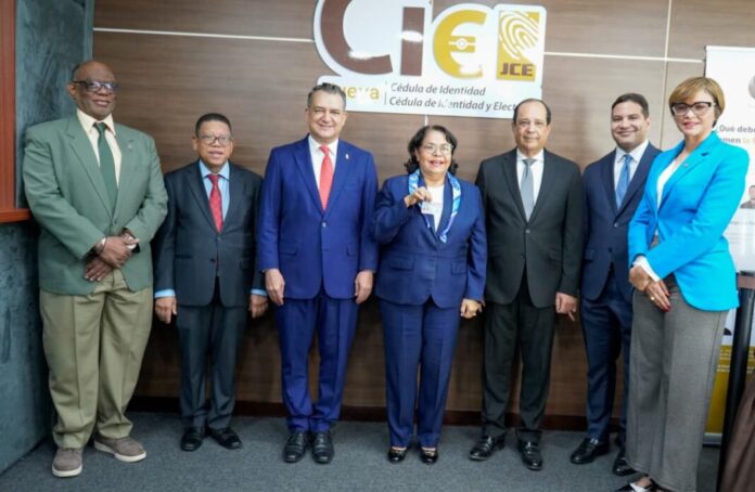 PLENO JCE CEDULA