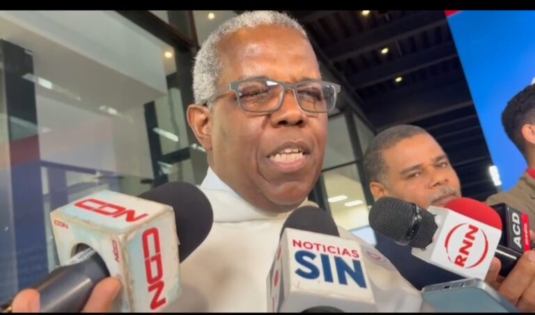 Sacerdote pide gobierno investigar cierre oficina DEA en RD