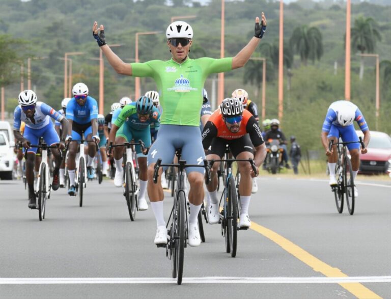 Vuelta Ciclística Independencia Nacional: Wilmer Paredes se impone en la segunda etapa