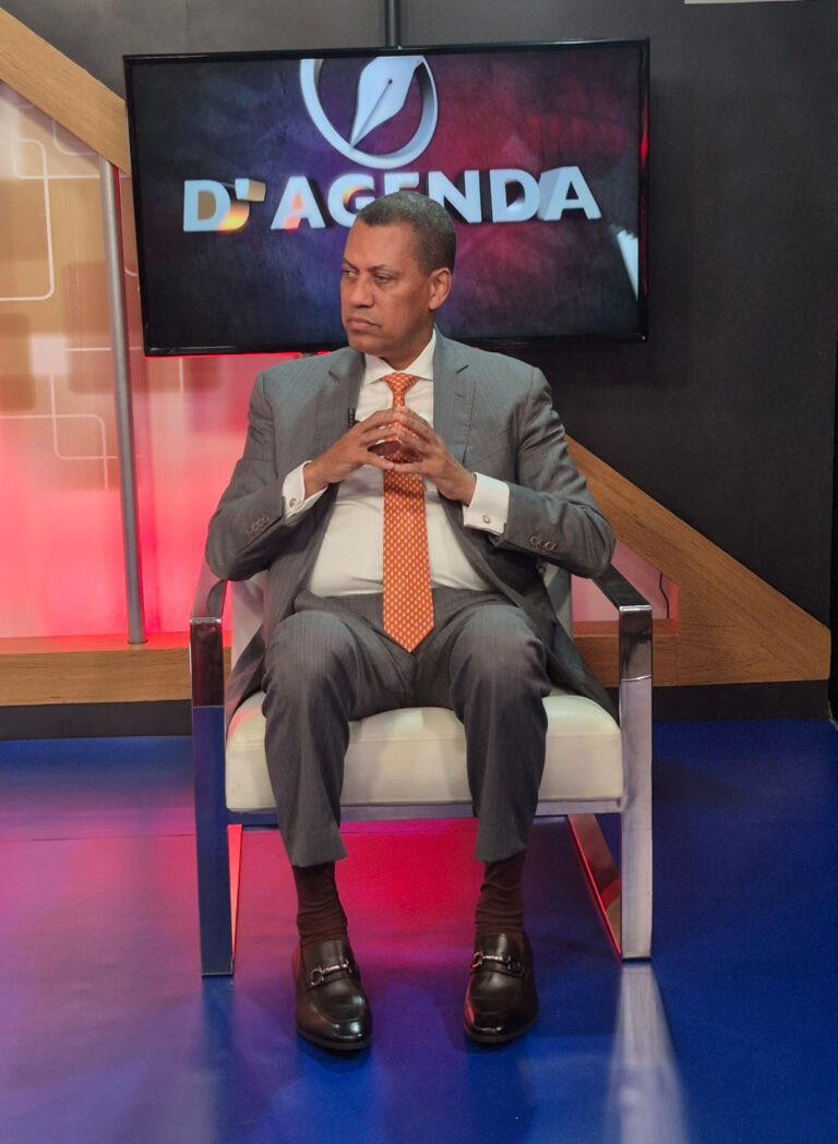 Video- Advierte a funcionarios que las conductas opulentas generan rechazo en la población