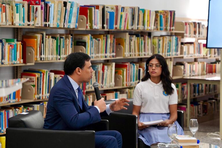 Roberto Ángel Salcedo inicia nueva etapa de “El Poder de las Buenas Palabras” enfocada en centros educativos