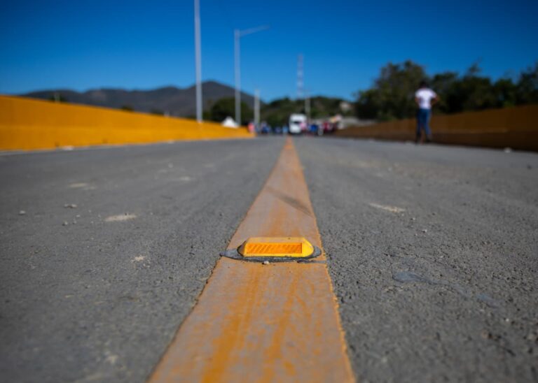 Presidente Abinader inaugura puente sobre río Viajama que impactará más de 5 mil personas en municipio de Las Yayas, Azua