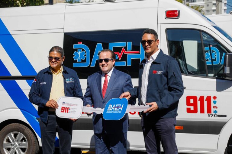 Sistema 911 entrega 50 modernas ambulancias a la DAEH para fortalecer la atención a las emergencias ciudadanas