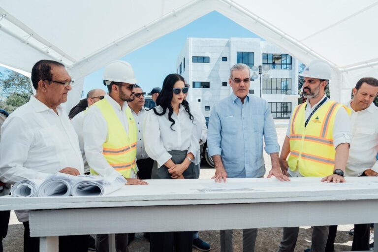 Santiago Rodríguez pronto tendrá una extensión de la UASD; presidente Abinader y MIVHED supervisan recinto