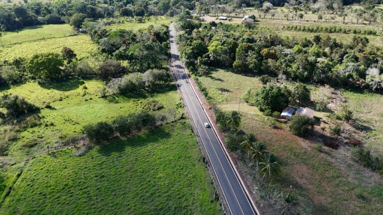 Presidente Abinader entrega la carretera Bayaguana–El Puerto, eje clave de integración regional