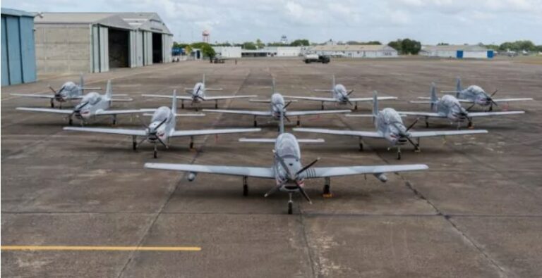 Primeros diez aviones militares TP-75 Dulus ensamblados en RD vigilan zona fronteriza y áreas protegidas