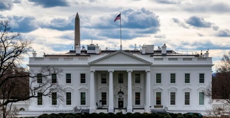 Casa Blanca mantiene vigente plazo de 4 a 6 semanas para fin de guerra en Irán