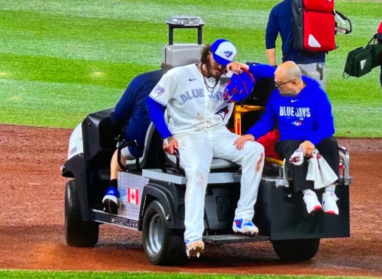 Cody Ponce sale lesionado en su regreso a las Grandes Ligas con los Azulejos