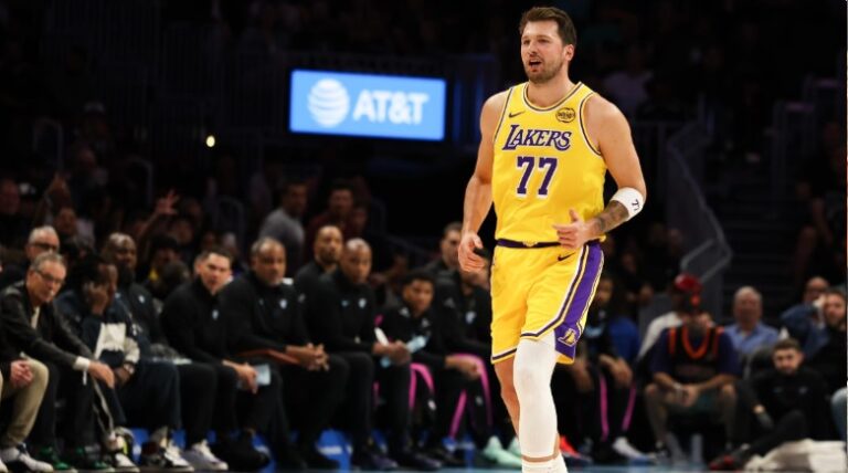 Doncic no para: 60 puntos y los Lakers siguen intratables