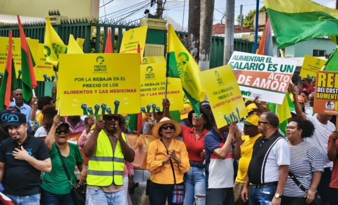 FRENTE AMPLIO PROTESTA