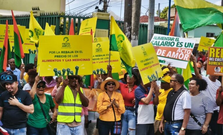 Frente Amplio cuestiona ajustes del gobierno y advierte duro golpe en costo de la vida
