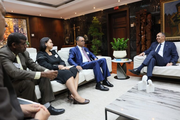 Director de Aduanas recibe comisión de ASODOPROM