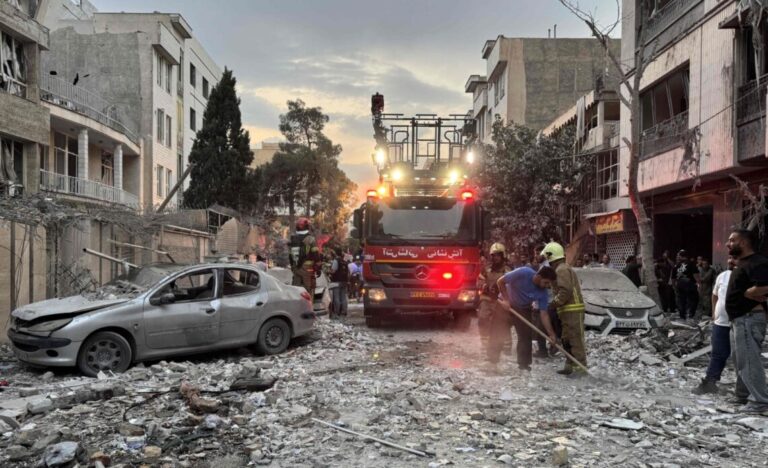 Israel ataca instalaciones de misiles en Teherán en plena escalada con Irán