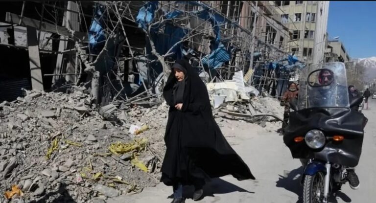 Más de mil muertos en los bombardeos de Israel y Estados Unidos, según organismo iraní