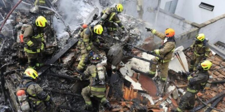Al menos ocho muertos y 83 heridos en accidente de avión militar en Colombia
