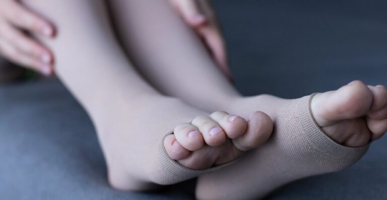 La pesadez e hinchazón de piernas pueden ser una señal de complicación vascular