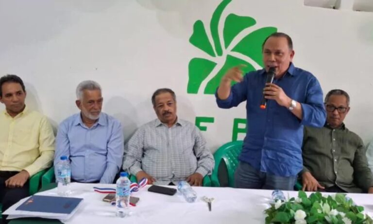 Radhamés Jiménez califica al gobierno de «despiadado e Inhumano por estafar al pueblo con los combustibles”