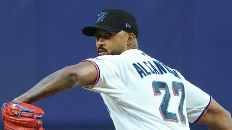 Sandy Alcántara  guía triunfo de Marlins sobre Rockies