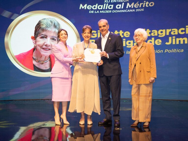 Abinader distingue a 22 dominicanas con la Medalla al Mérito de la Mujer por su liderazgo, trayectoria y aportes al desarrollo del país