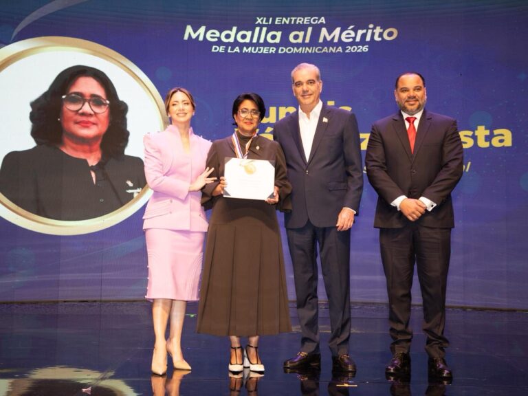 Reportaje- Abinader reconoce a mujeres destacadas de distintas áreas en el Día Internacional de la Mujer