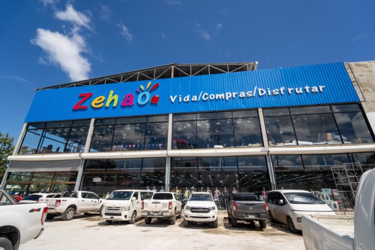 MIVHED advierte a la ciudadanía sobre riesgos en establecimiento Plaza Zehao en Las Terrenas por incumplimiento reiterado de normativas