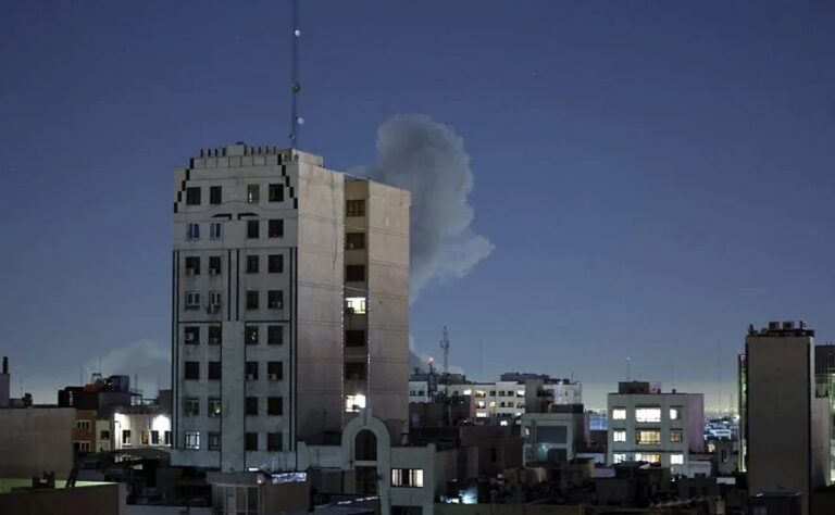 Atacada la televisión estatal iraní en los bombardeos de Estados Unidos e Israel