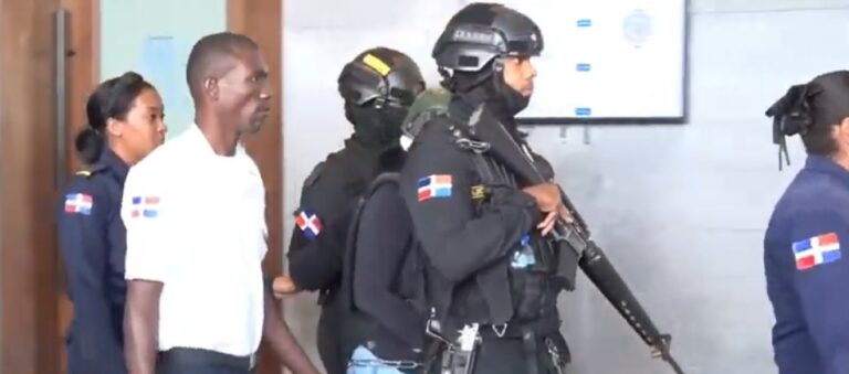 El jueves conocerán medida de coerción a maestra que obligó niña a comerse sus propios vómitos