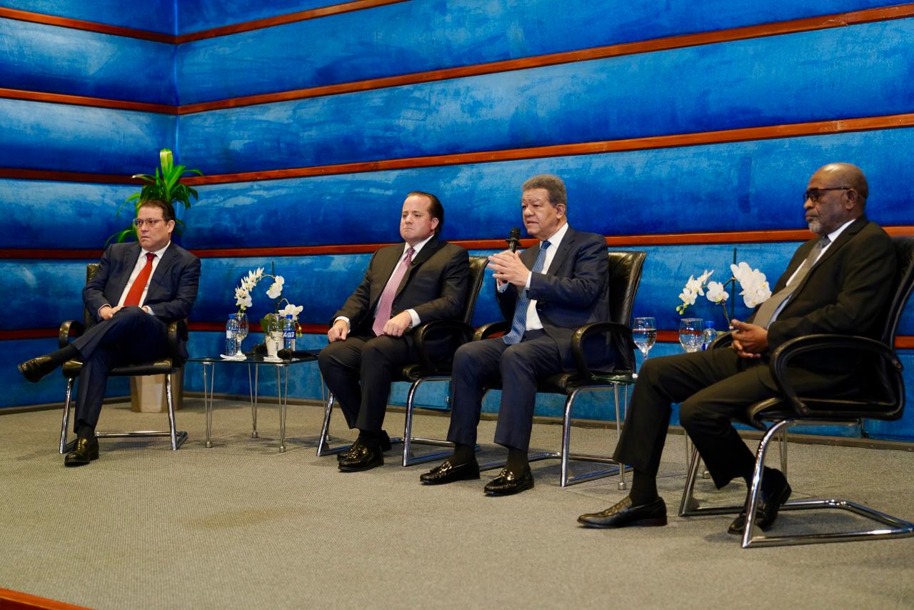 Leonel Fernández dispuesto a consensuar con el Gobierno ante crisis global; condiciona posición FP sobre algunas decisiones