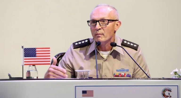 Destituyen jefe del Ejército de Estados Unidos en medio de conflicto con Irán
