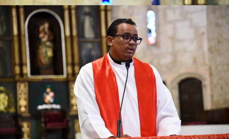 Sacerdote condena corrupción partido tras partido, gobierno tras gobierno