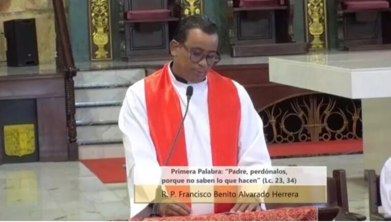 Sermón de las Siete Palabras critica descuido de los niños y los adolescentes