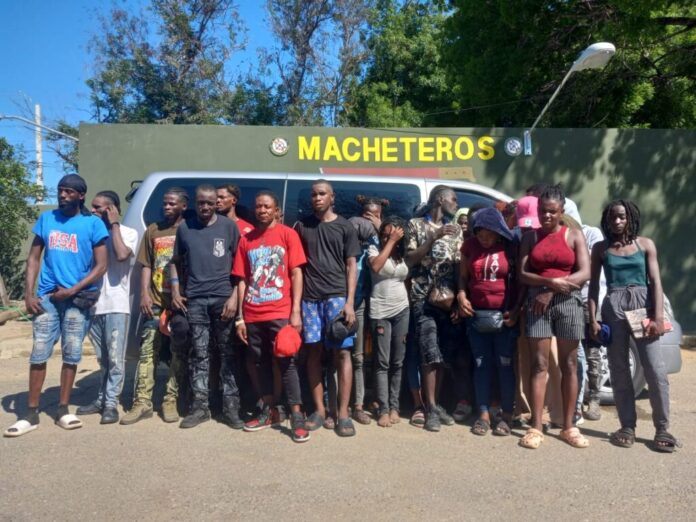 HAITIANOS EN MAO