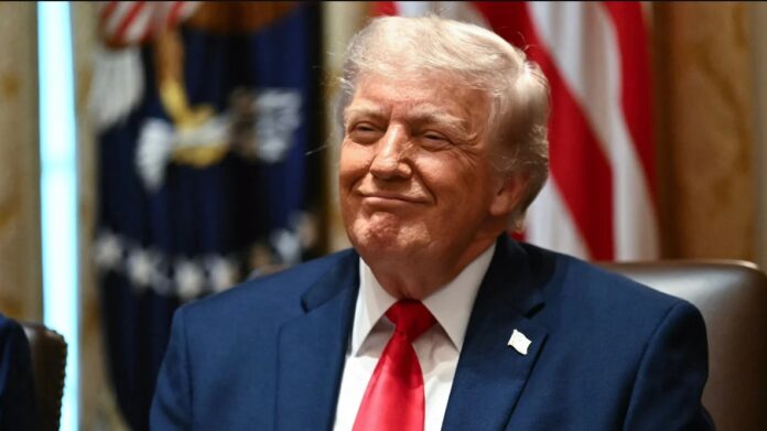 TRUMP FELICITA A ESPRIELLA