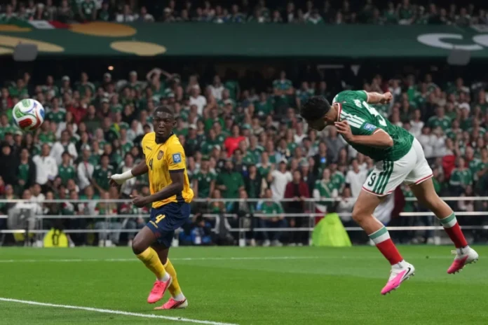 MEXICO VENCE A ECUADOR